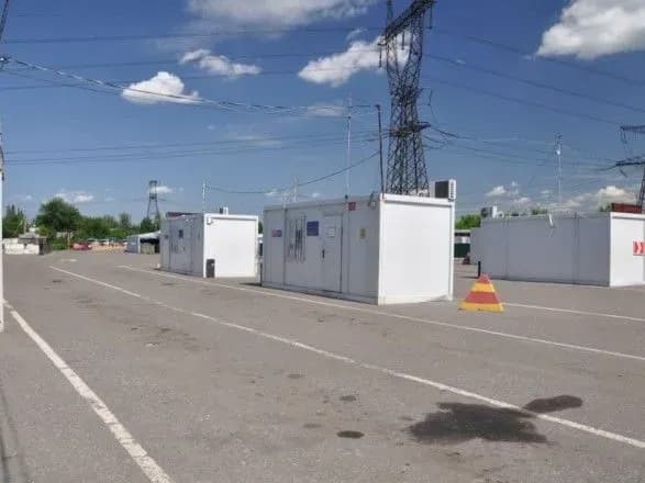 КПВВ "Майорське" не пропускає громадян через обстріли