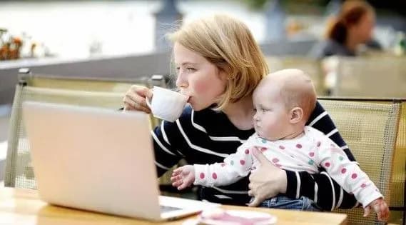 В Україні запрацювали нові правила виїзду із дитиною за кордон