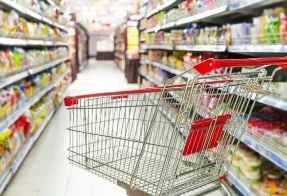 Наприкінці літа в Україні подешевшали хліб, курятина та яйця