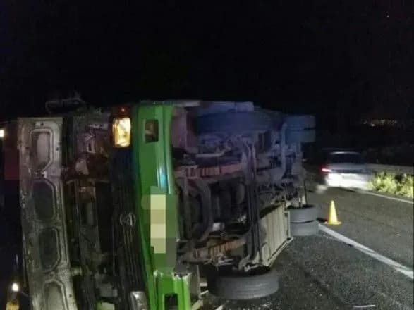 У Харкові перекинулася маршрутка: є постраждалий