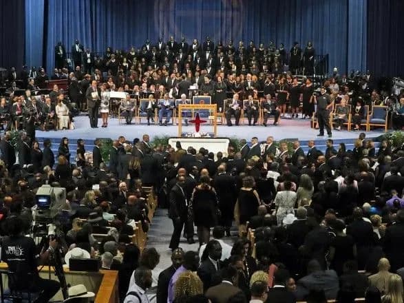 Екс-президент США Клінтон і зірки шоу-бізнесу попрощалися з Аретою Франклін