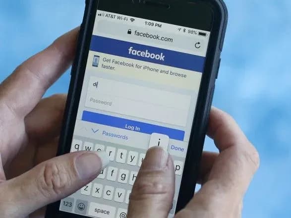 Користувачі повідомили про збої в роботі месенджера Facebook