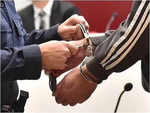 Поліція затримала 23-річного ґвалтівника жінки, яка прямувала вранці на роботу