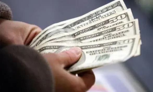 Гройсман назвав спосіб вберегти українців від заробітчанства