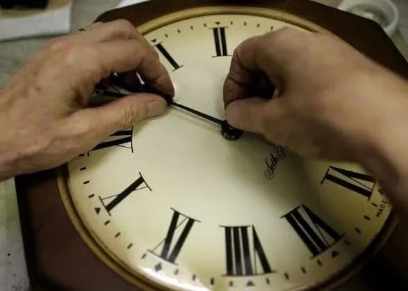 У Мінекономрозвитку не виключили скасування переходу на літній час слідом за ЄС