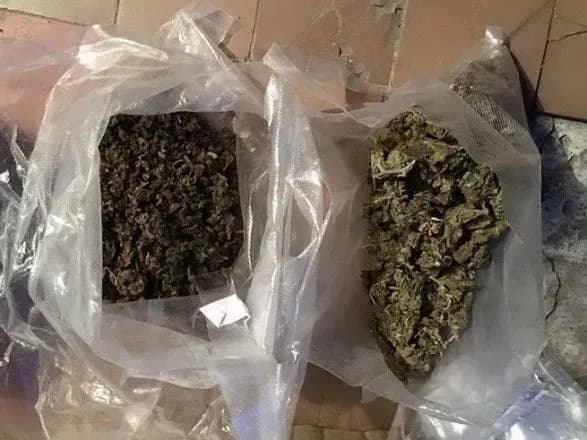 В Одесі ділки відправляли наркотики поштою під виглядом товарів для тварин