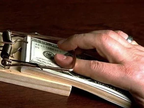 У главку Нацполіції виявили хабарника, який покрив викрадення авто