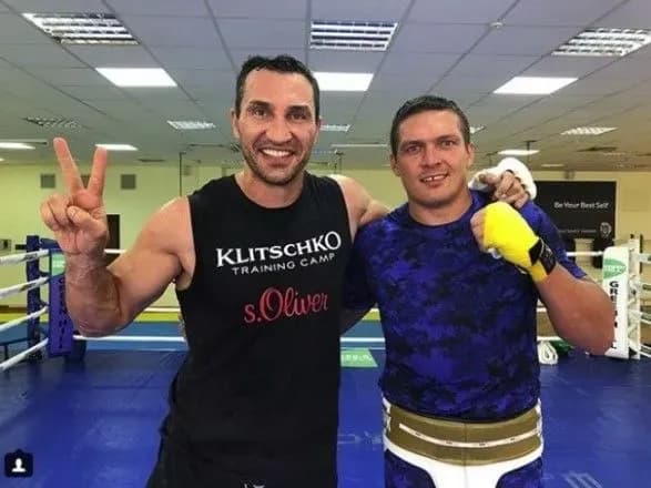 Усик провів спаринг із Кличком