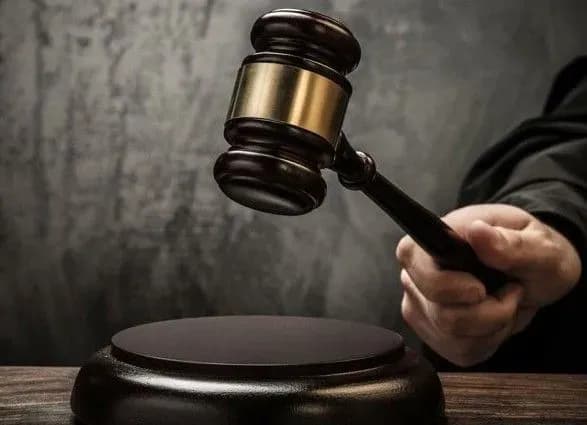 Двох офіцерів Одеської поліції засуджено на п’ять років за хабар від лікаря