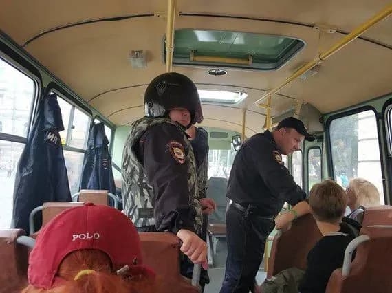 Чинив опір: у Москві матеріали щодо затриманого на мітингу передали в СК РФ