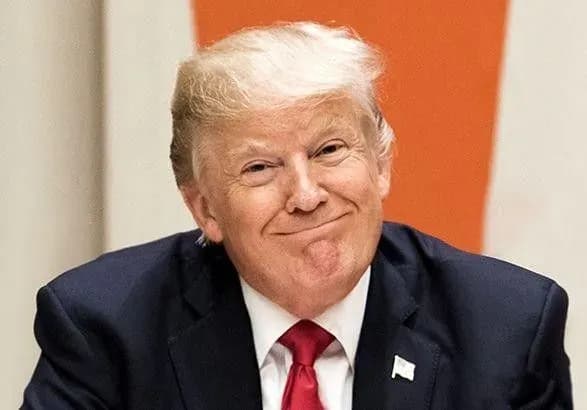 Трамп порадив Apple перенести виробництво в США через мита