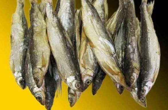 На Херсонщині від ботулізму помер чоловік, його дружина – у реанімації