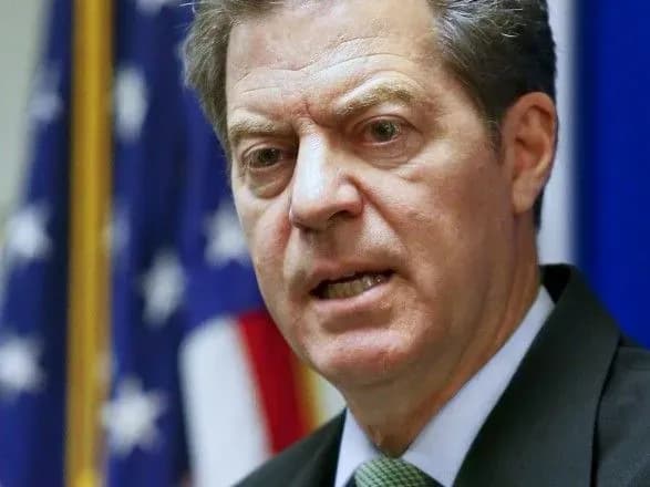 Посол США з питань релігії їде в Україну