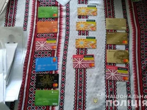 На Донеччині шахраї привласнили пенсії переселенців на півмільйона гривень