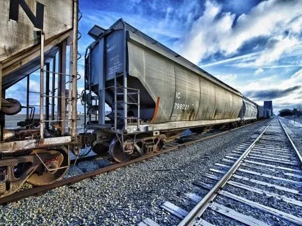 Раде предложили вернуться к ветированной Президентом закупке зерновозов во время Бюджетного процесса