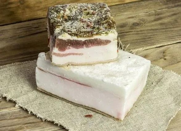 Нардеп попередив про подальше здорожчання сала в Україні