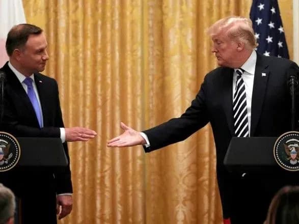 Президент Польщі висловив надію, що США направлять в республіку більше своїх військових