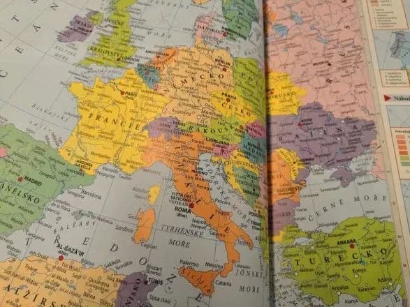 Чешское издательство исправило в школьных атласах ошибку с Крымом