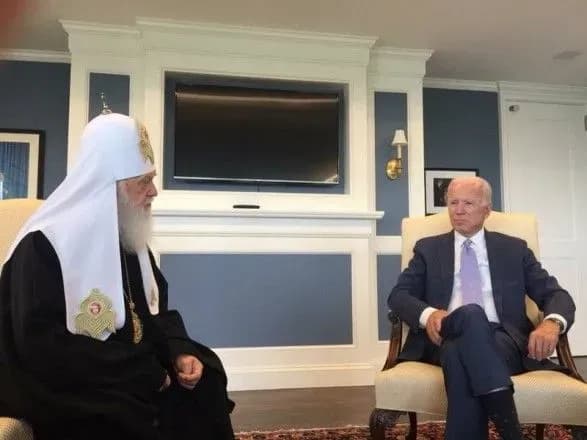 Байден став на бік створення єдиної помісної православної церкви в Україні