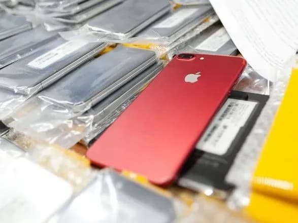 Підприємець намагався провезти на окупований Донбас велику партію гаджетів