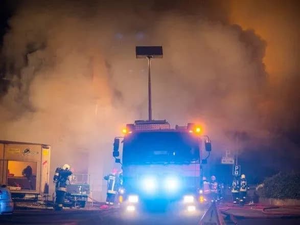 У Дніпрі згорів магазин взуття