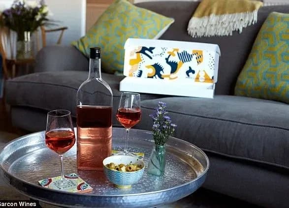 Британці придумали, як відправляти вино поштою