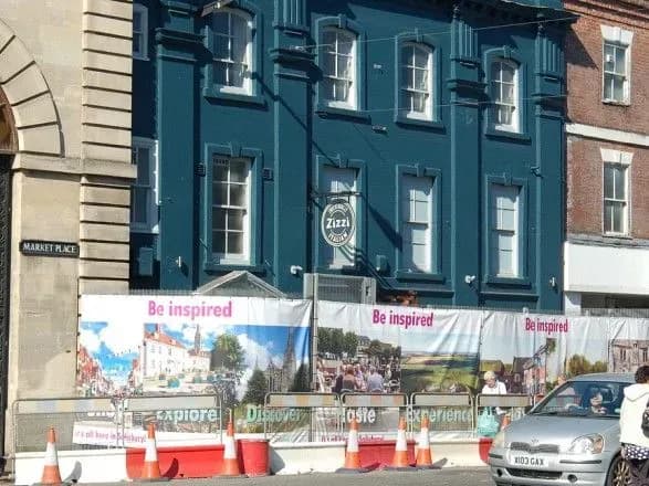 СМИ: владельцам передали в распоряжение ресторан в Солсбери, где обедали Скрипали