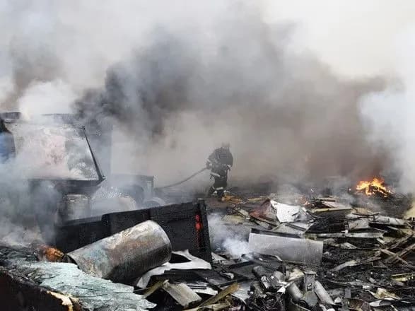 У Миколаєві на сміттєзвалищі горіла непрацююча побутова техніка