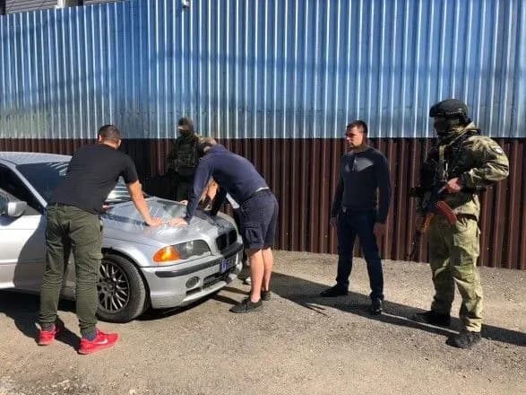 Виявлені в одеському хостелі молодики виявилися "тітушками"