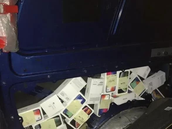 З Польщі намагалися ввезти понад 60 iPhone
