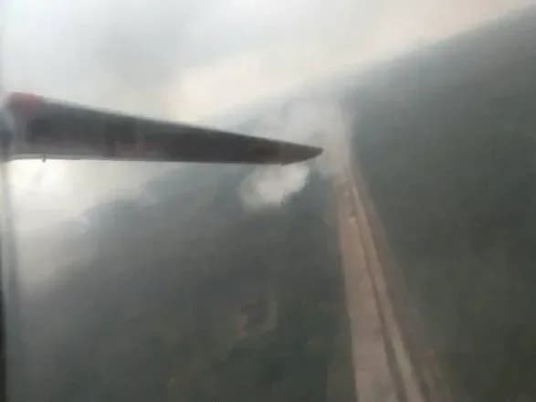 Пожар на арсенале в Ичне продолжают тушить авиацией