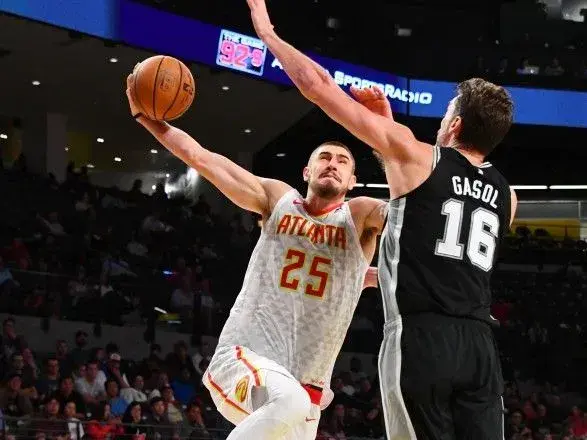 Лень оформив перший дабл-дабл у передсезонній грі за "Атланту"