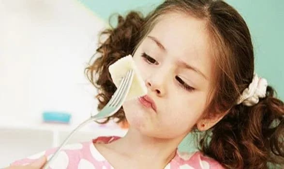 Снеки небезпечні для здоров'я дитячих зубів - лікарі