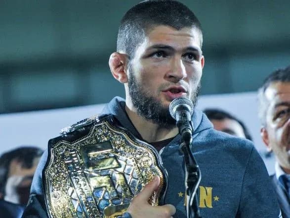 Батько Нурмагомедова заявив, що його син в бою з Мейвезером має шанси за підтримки Ломаченка і Тайсона