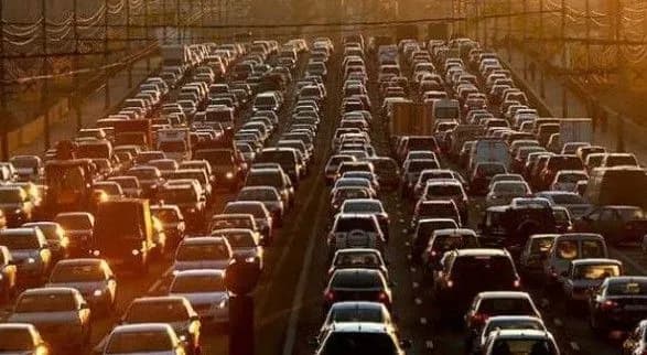 Після вихідних Київ став у пробках