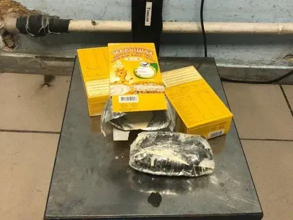 З України під виглядом дитячого харчування намагалися вивезти наркотики