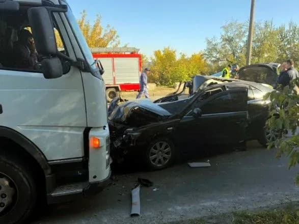 ДТП на виадуке в Днепре: в столкновении легковушек, фуры и ГАЗели погиб человек