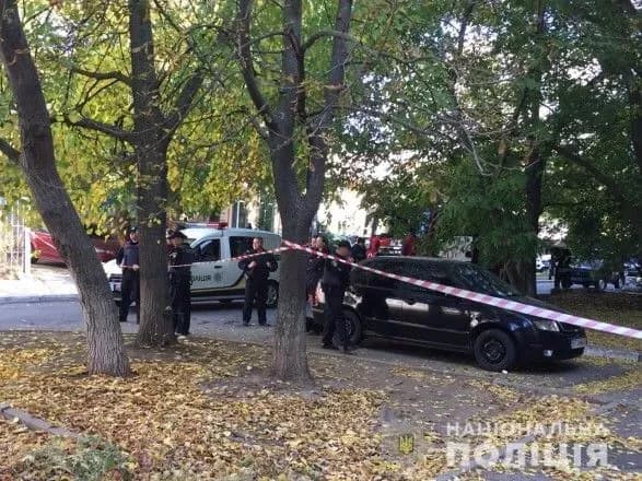 У центрі Херсона під авто знайшли схожий на вибухівку предмет