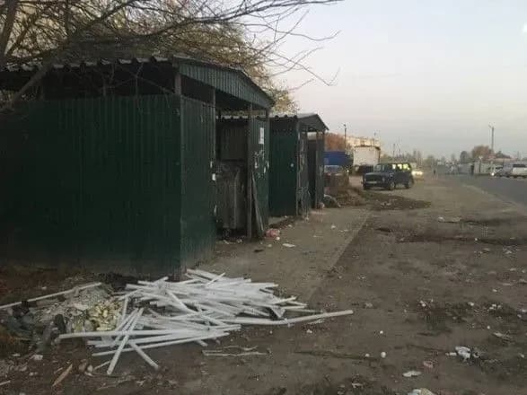 У Шостці виявили стихійне звалище ртутних ламп