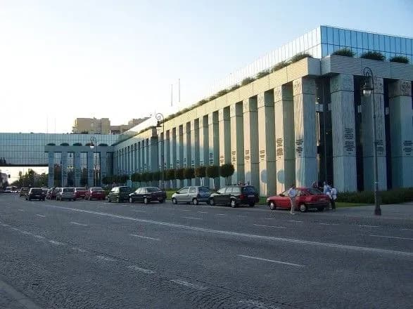 ЄС зобов'язав Польщу призупинити судову реформу