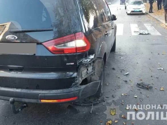 У Рівному автівка наїхала на 5-річну дитину