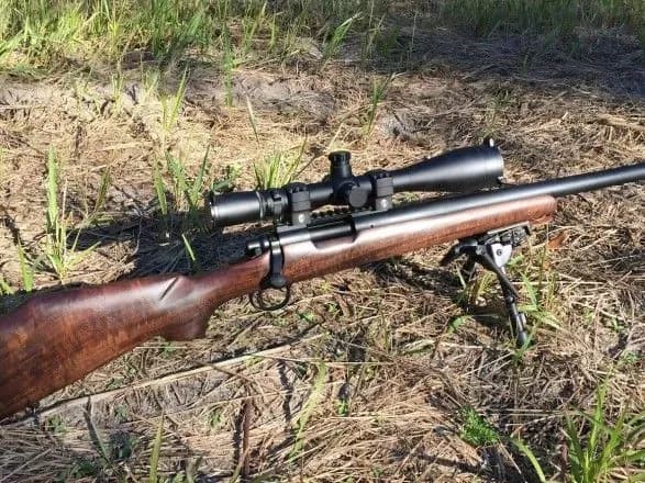 На Київщині оголошено у розшук чоловіка, який вбив з рушниці колегу