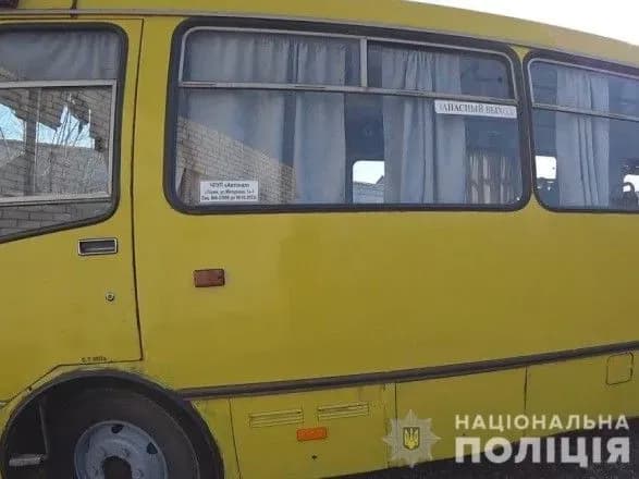 Дівчина випала з маршрутки під Києвом