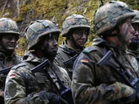 Макрон закликав створити армію ЄС