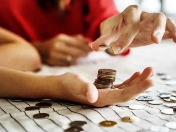 Керувати автівкою заборонили понад 130 тис. батьків через борги за аліменти