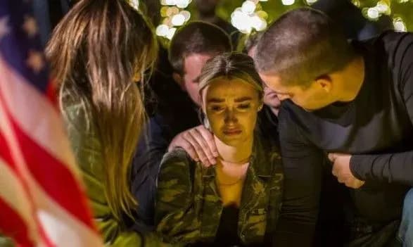 Людина, яка пережила бійню в Лас-Вегасі, була вбита у результаті стрілянини у барі в Каліфорнії