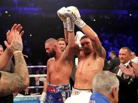 Белью назвав Усика найкращим важковаговиком усіх часів