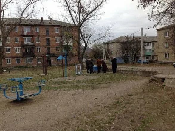 Окупанти заманюють громадян на “вибори” в ОРДЛО дешевими харчами