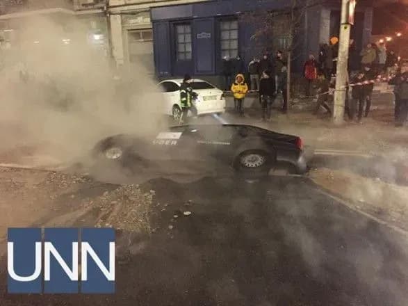 Через порив труби у центрі Києва без тепла залишиться кілька будинків