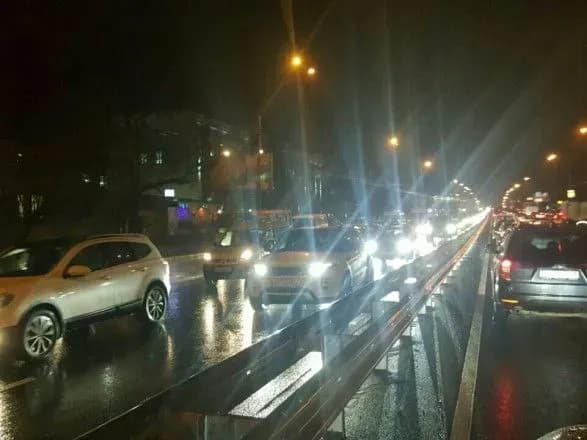 Уровень вечерних пробок в столице оценивается в 8 баллов